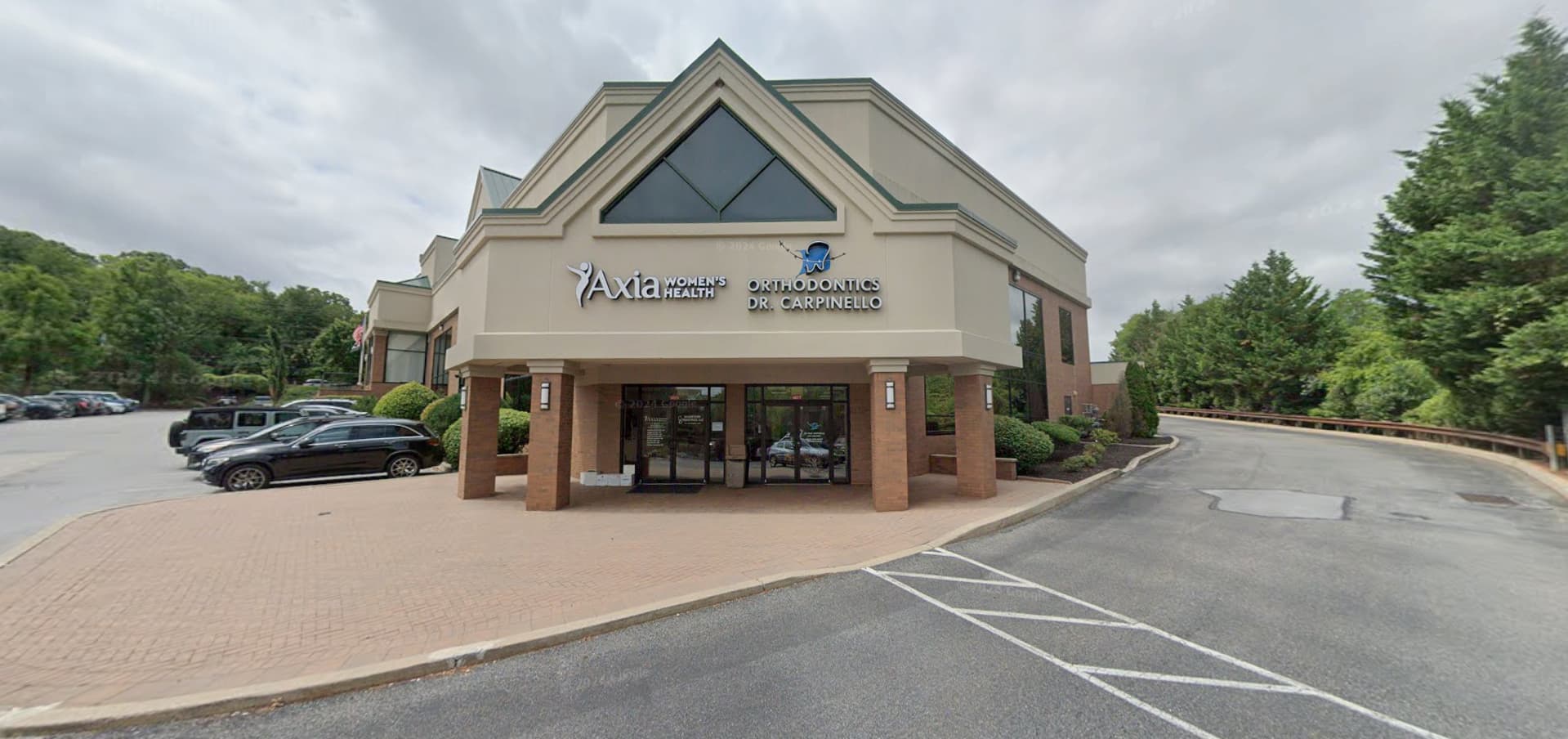 A two-story medical office with top-rated Orthodontists at Carpinello Orthodontics located in Drexel Hill, Newtown Square or Edgmont, PA.